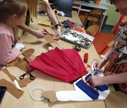 Regionalne stroje ludowe z recyklingu