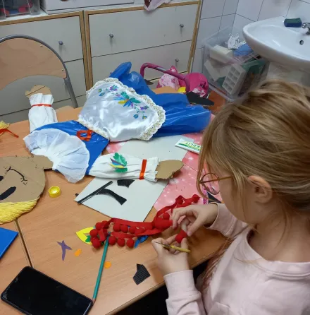 Regionalne stroje ludowe z recyklingu